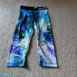 Nike Pro DriFit Cropped Galaxy Pattern Leggings